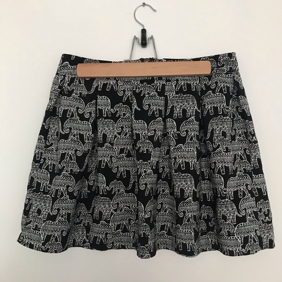 2 for $15 🛍 Aeropostale Elephant Skater Skirt - Picture 2 of 4